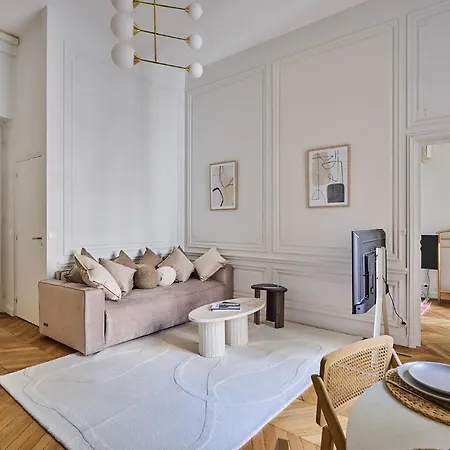 Apartment Place Vendome By Studio Prestige *
