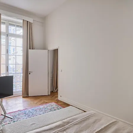 Apartment Place Vendome By Studio Prestige Paris